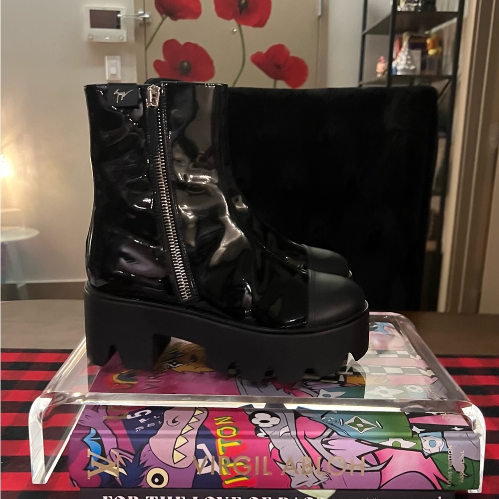 100% Authentic Giuseppe Zanotti Juliet Patent Platform Boots NWT